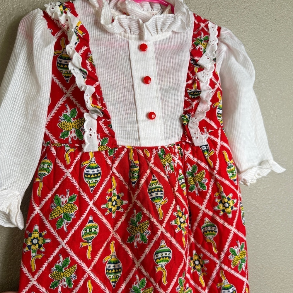 Vintage Toddler Quilted Holiday Dress Red Print w/ Ruffle Trim – Size 2T - Picture 2 of 7